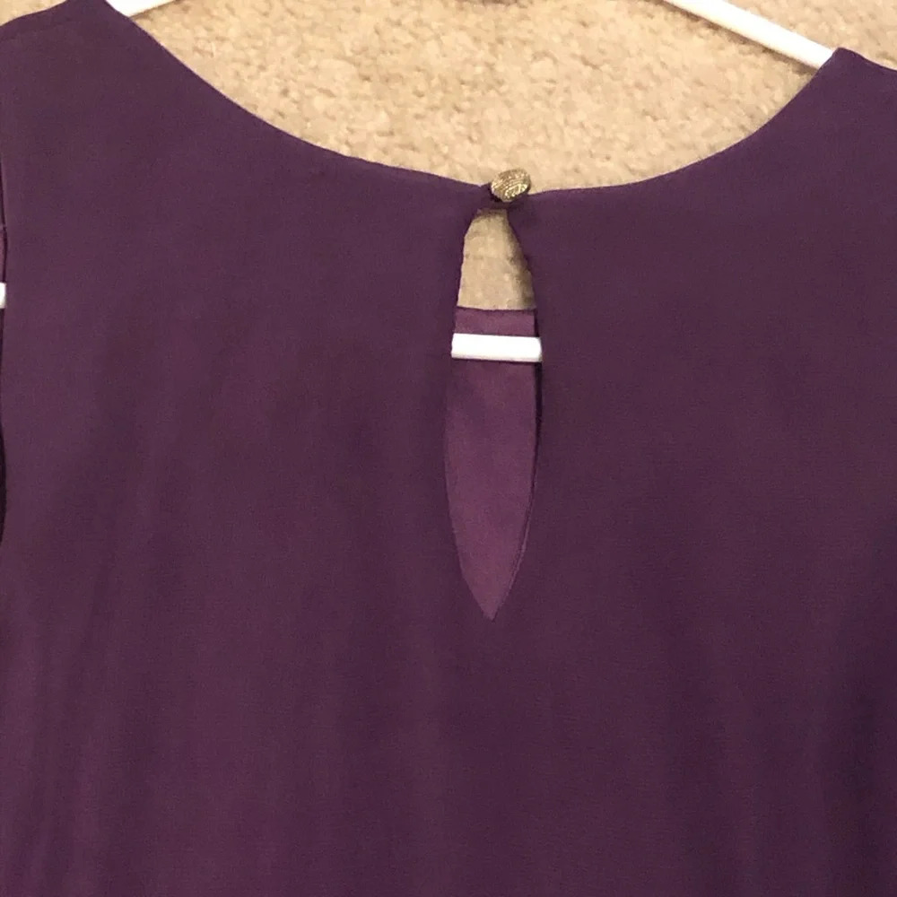 Small Discovery Clothing Gracie Sleeveless Chiffon Purple Blouse - Picture 4 of 8
